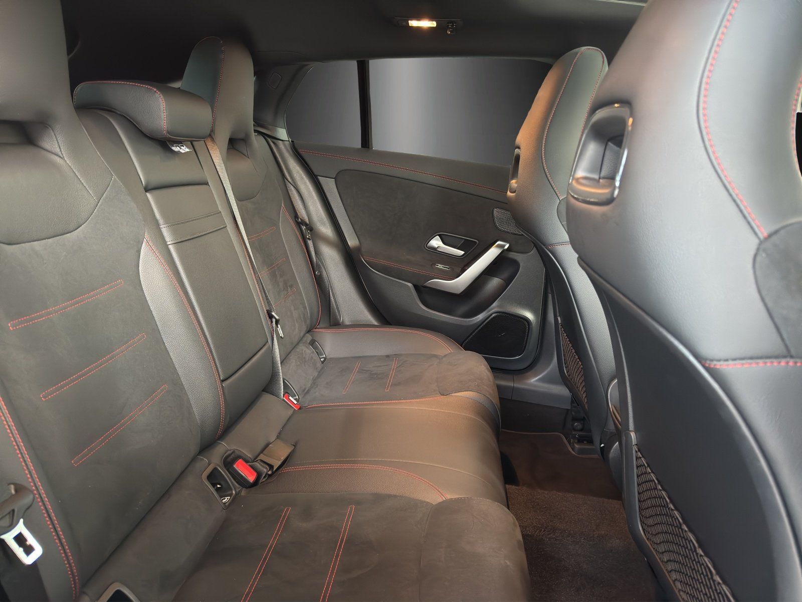 Fahrzeugabbildung Mercedes-Benz CLA 200 Shooting Brake AMG Pano AHK Distronic