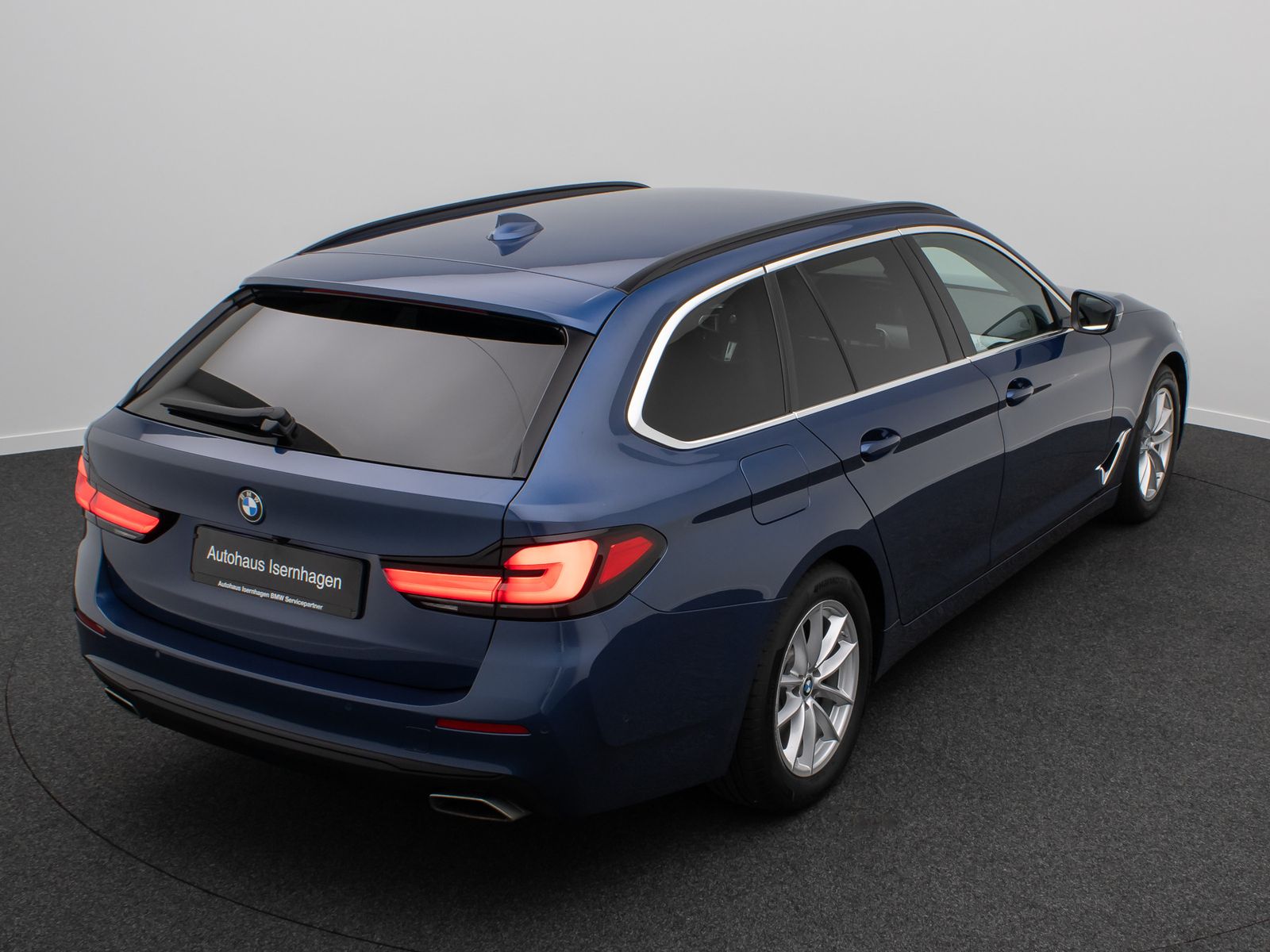 Fahrzeugabbildung BMW 530d xD HUD DAB HiFi Kamera Laser Alarm Komfort