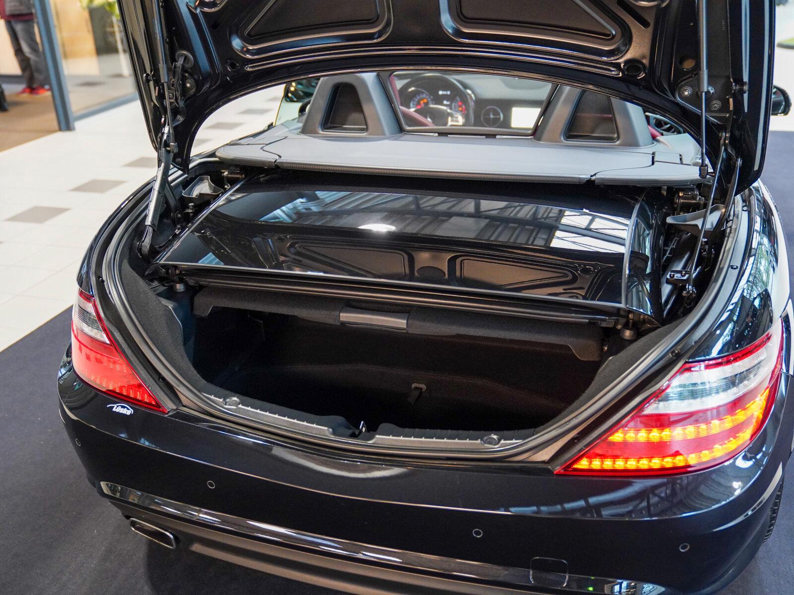 Mercedes-Benz SLK 200 BlueEFFICIENCY Roadster AirscarfAMG Line