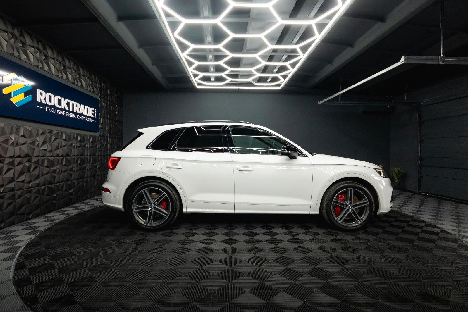 Fahrzeugabbildung Audi SQ5 3.0 TDI quattro Optik-Paket Schwarz *LED*19%