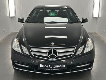 Mercedes E 200 - 2