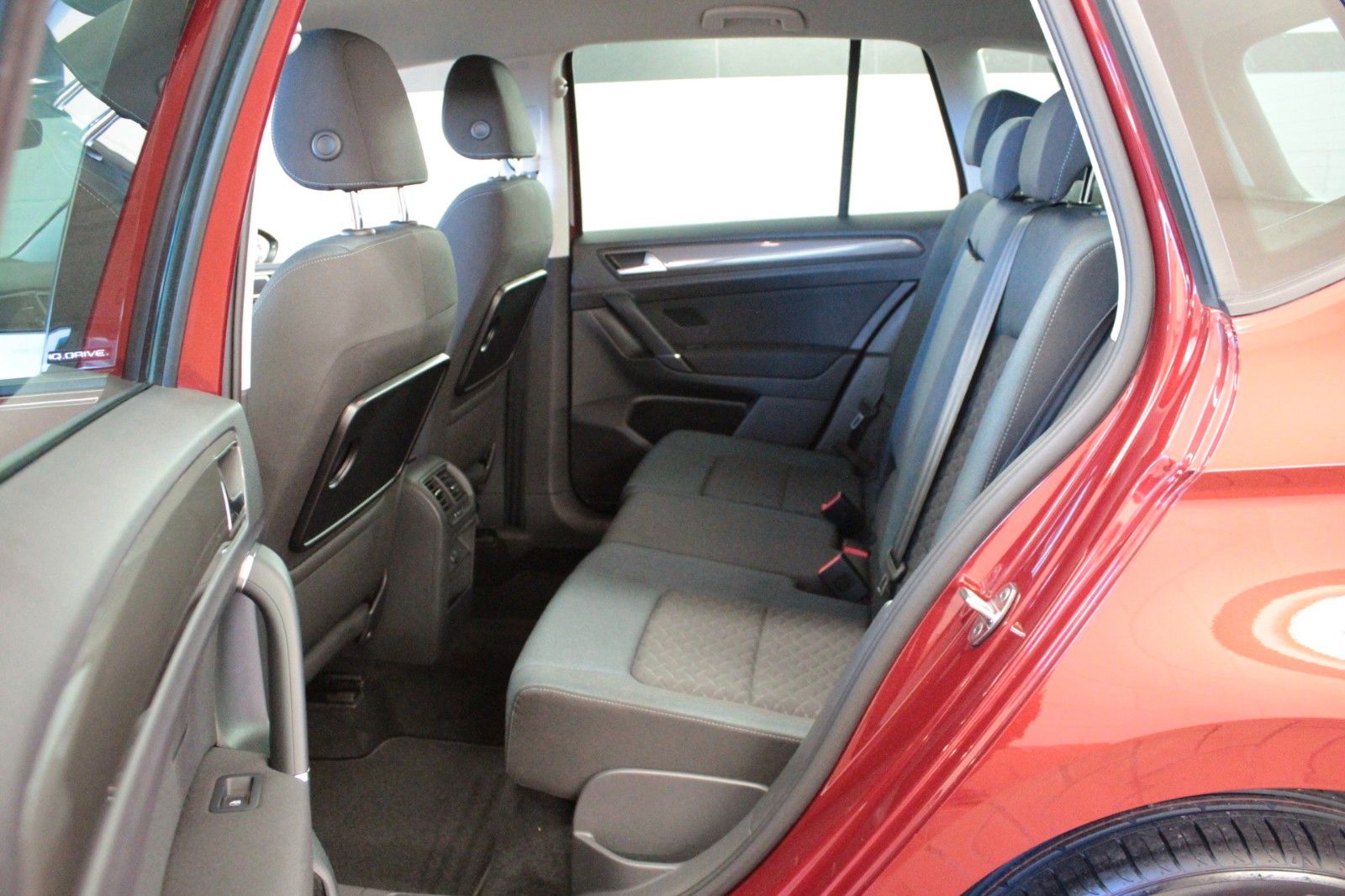 Fahrzeugabbildung Volkswagen Golf Sportsvan 1.0 TSI OPF IQ.DRIVE