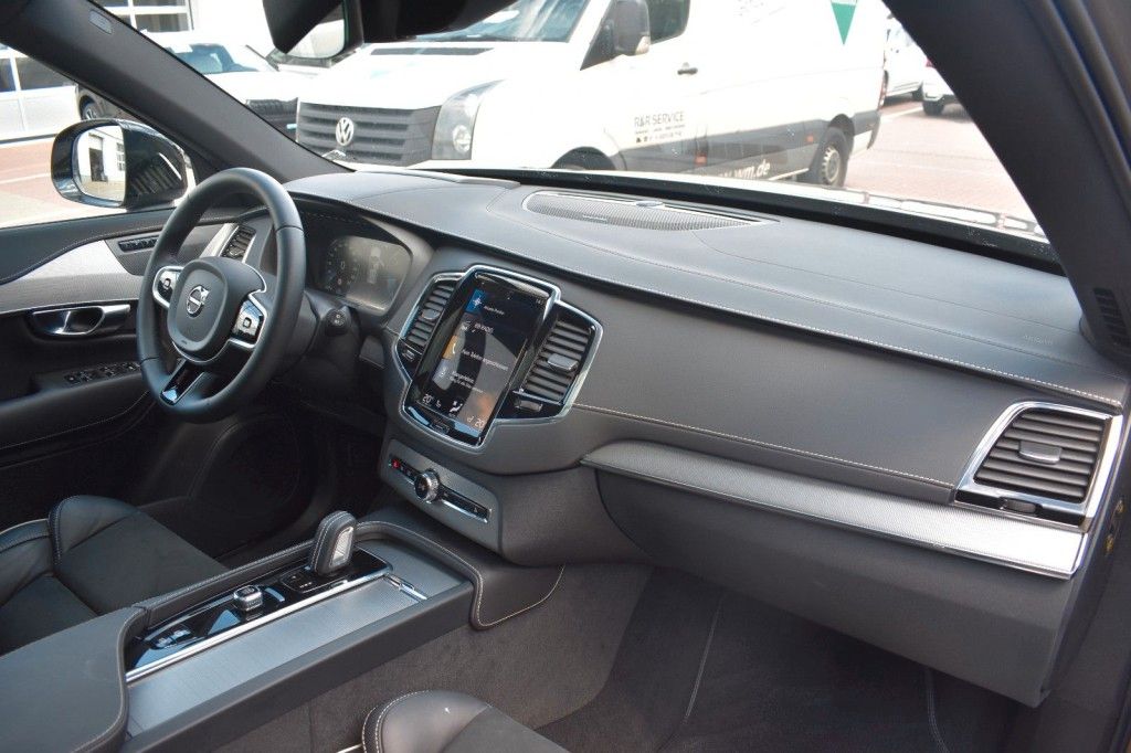 Fahrzeugabbildung Volvo XC90 B5 D AWD R-Design*PANO*STHZ*LUFT*360*H&K*QI