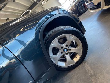 BMW X1 18 d xDrive *PANO*NAVI*PDC*AHK*TEMPOMAT*SHZ*