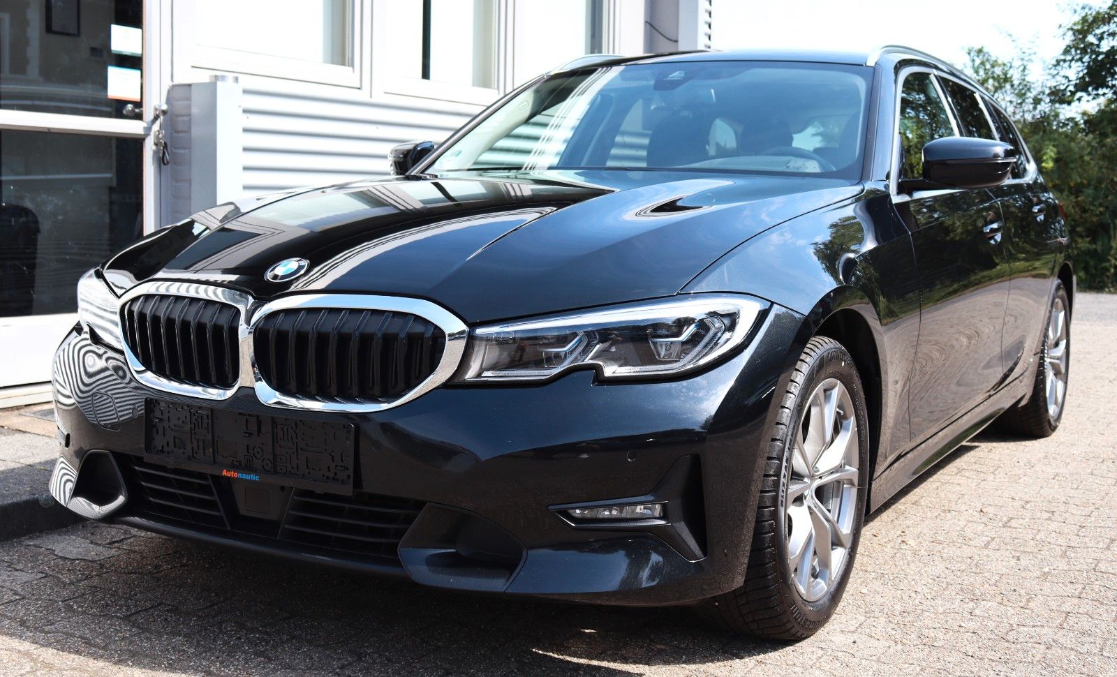 Fahrzeugabbildung BMW 320 d AUT. SPORTLINE t.LEDER HUD LASER NAVI 1.Hd