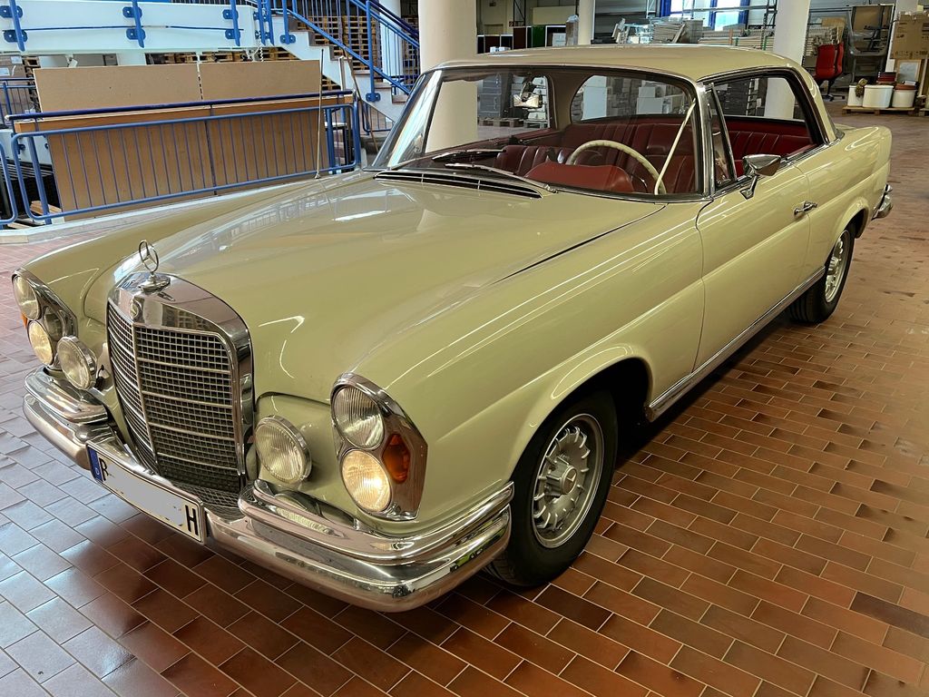 Mercedes-Benz 280