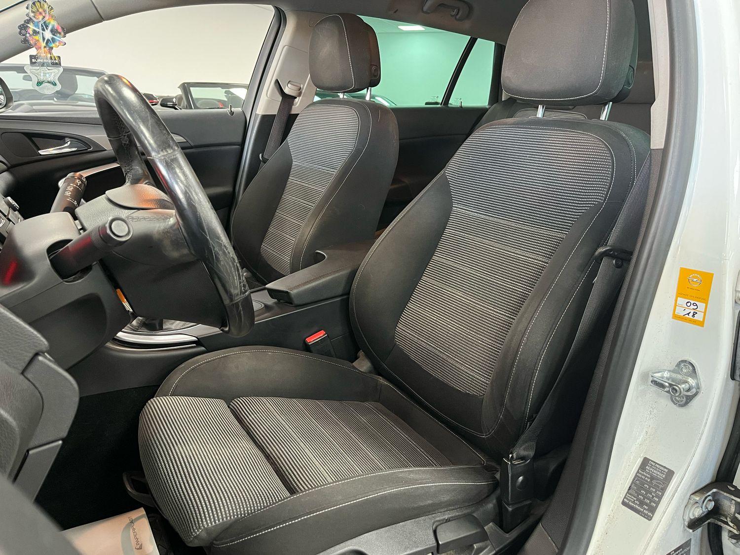 Opel Insignia 2013 — photo 11