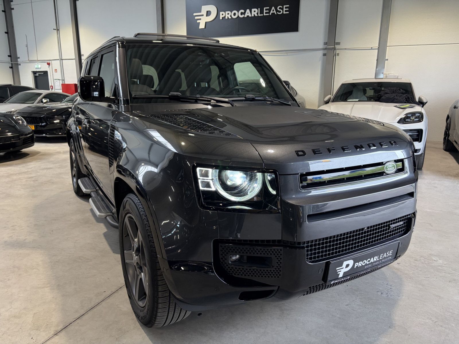 Land Rover Defender Defender 110 P300 Hybrid X-Dynamic SE/C imagem 3