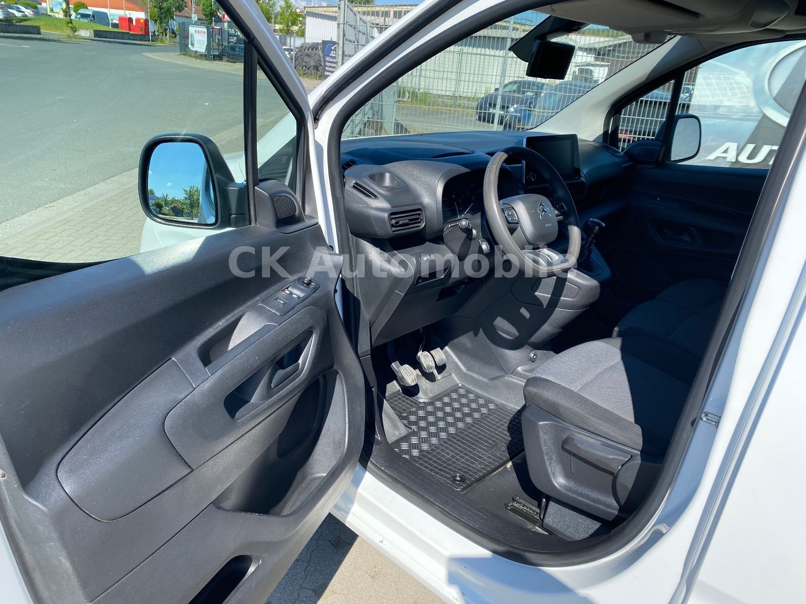 Fahrzeugabbildung Citroën Berlingo Kasten Driver XL/L2/Navi/Klima/Kamera
