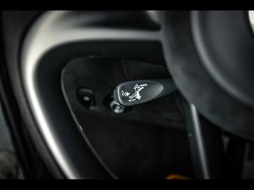 2022 Mclaren 720S — миниатюра 24