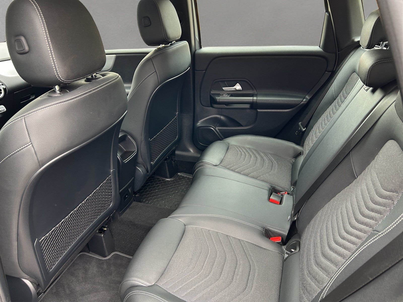 Fahrzeugabbildung Mercedes-Benz B 250 e Style LED Business DAB Memo Totwi Kamera