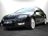 Skoda Octavia 2.0TDI DSG NAVI/AHK/SHZ/TEMPOMT/GARANTIE - Skoda Octavia Gebrauchtwagen in Bremen