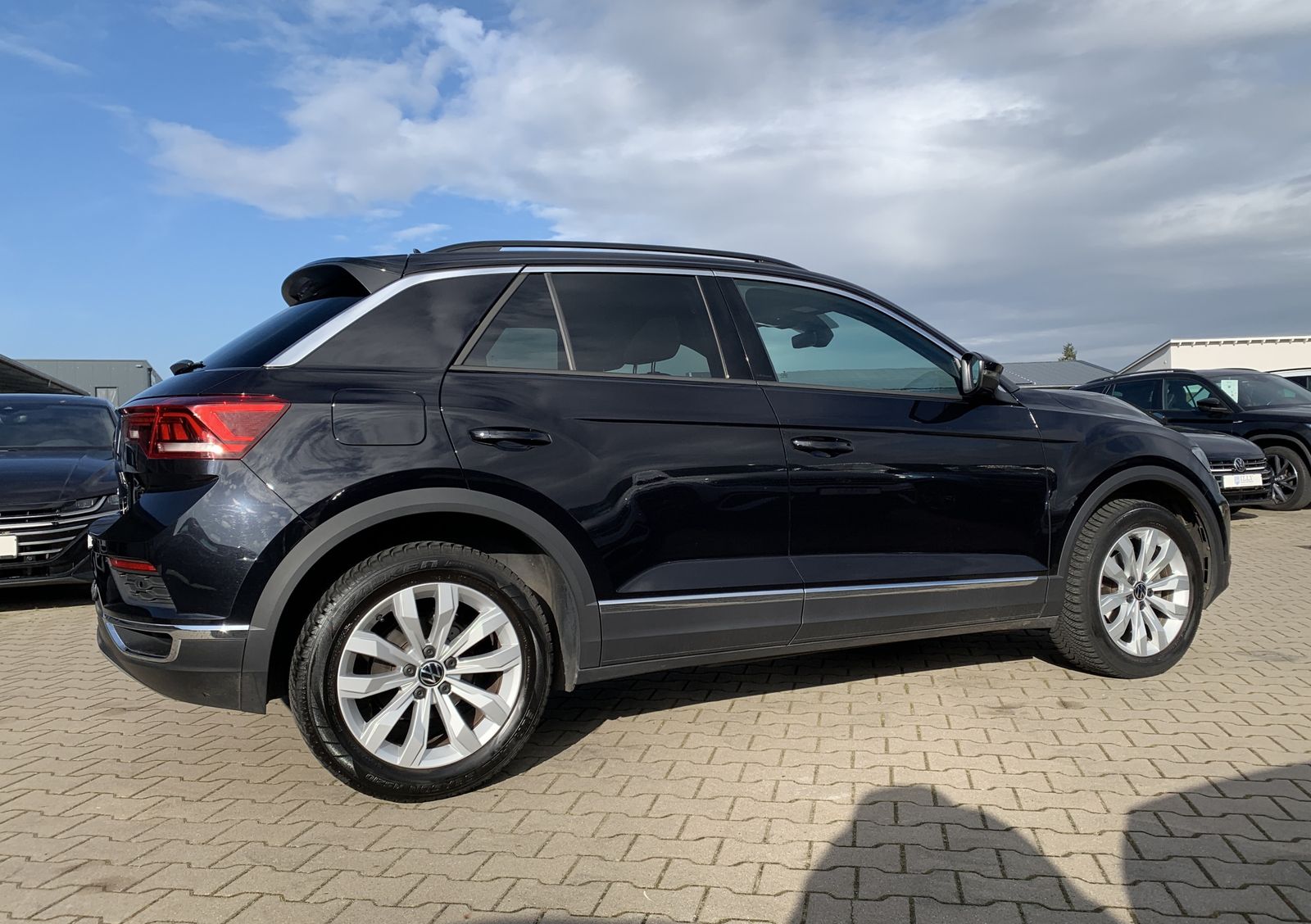 Fahrzeugabbildung Volkswagen T-Roc 1.5 TSI*Sport*Spur*Navi*SHZ*ACC*