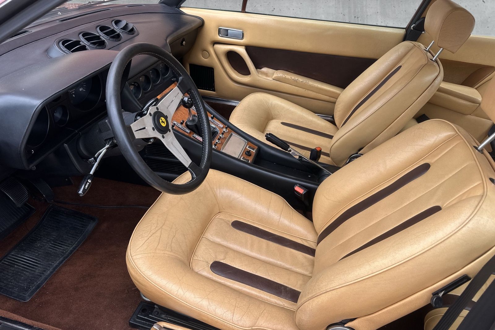 Fahrzeugabbildung Ferrari 400GT i*Handschalter