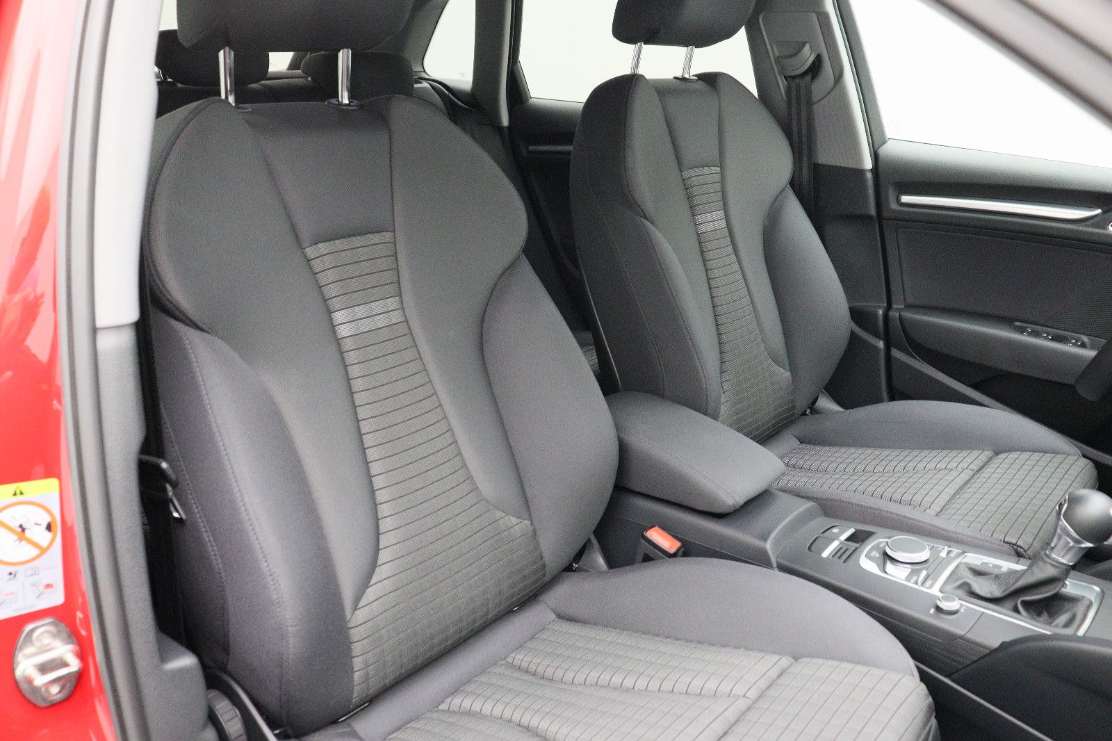 Fahrzeugabbildung Audi A3 Sportback 35 TFSI sport Navi AHK LED