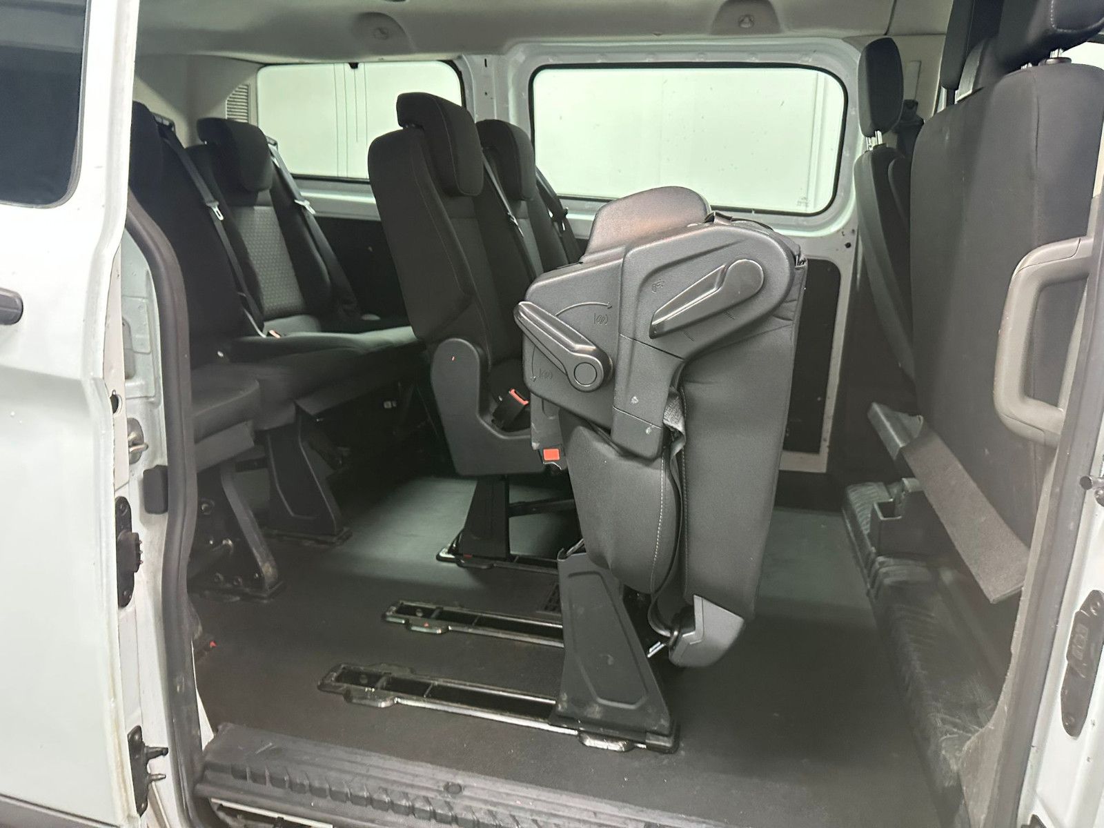 Fahrzeugabbildung Ford Transit Custom *9-SITZE*2xKLIMA**AHK*