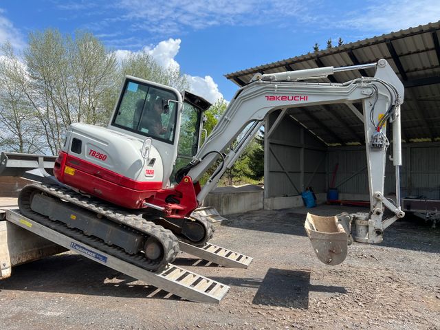 Takeuchi TB 260 u. 250 V4 Powertilt 2x vorhanden