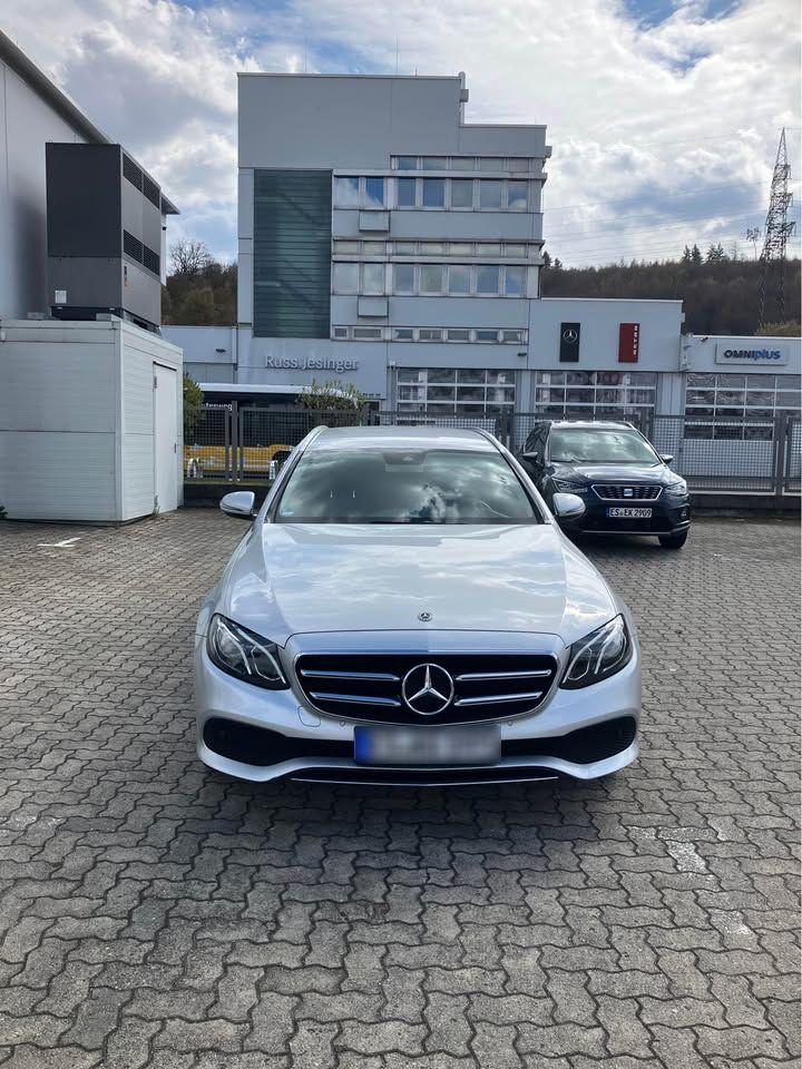 Mercedes-Benz E 220