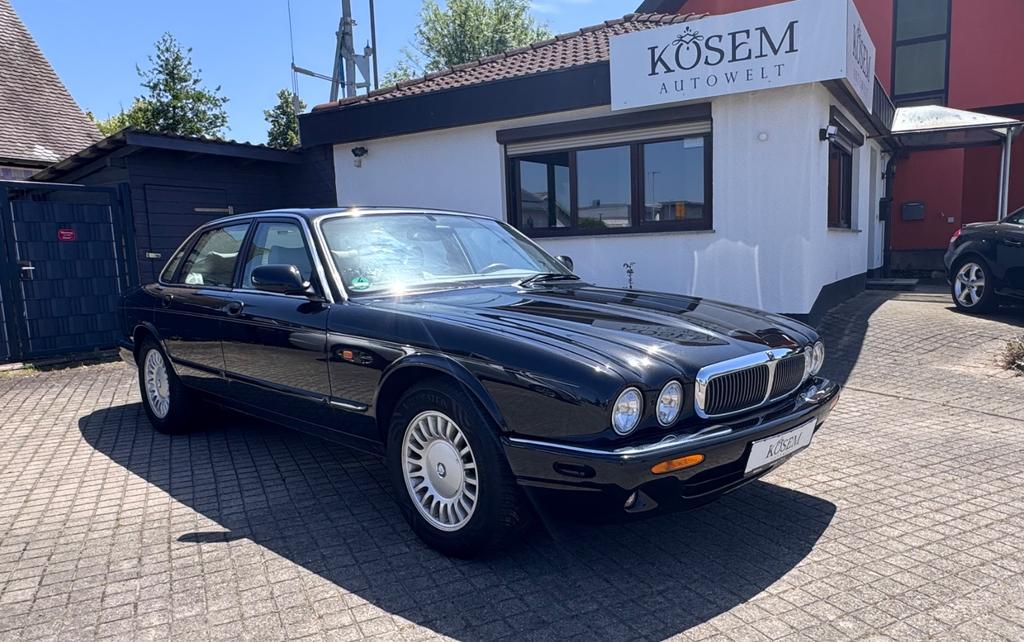 Jaguar XJ