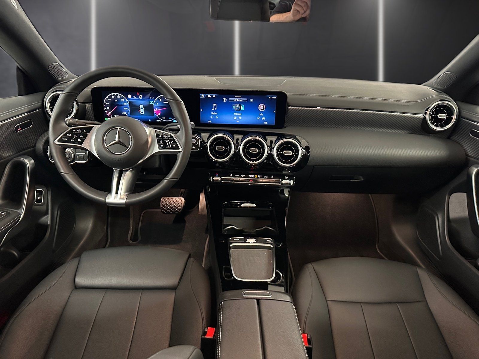 Fahrzeugabbildung Mercedes-Benz CLA 200 Progressive*LED*Kamera*CarPlay*Spur*MBUX