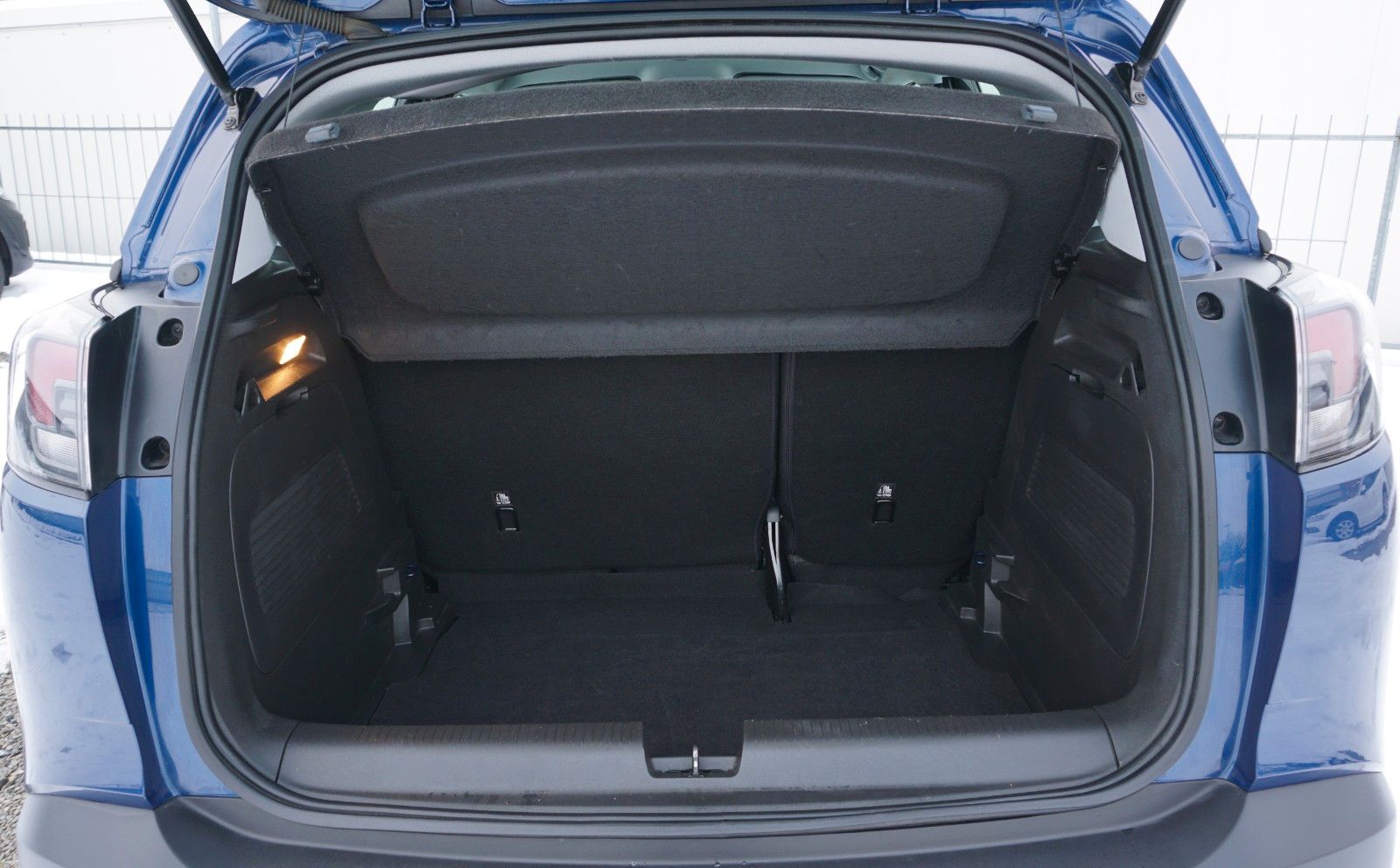 Fahrzeugabbildung Opel Crossland Edition, Navi, LED, Kamera, PDC