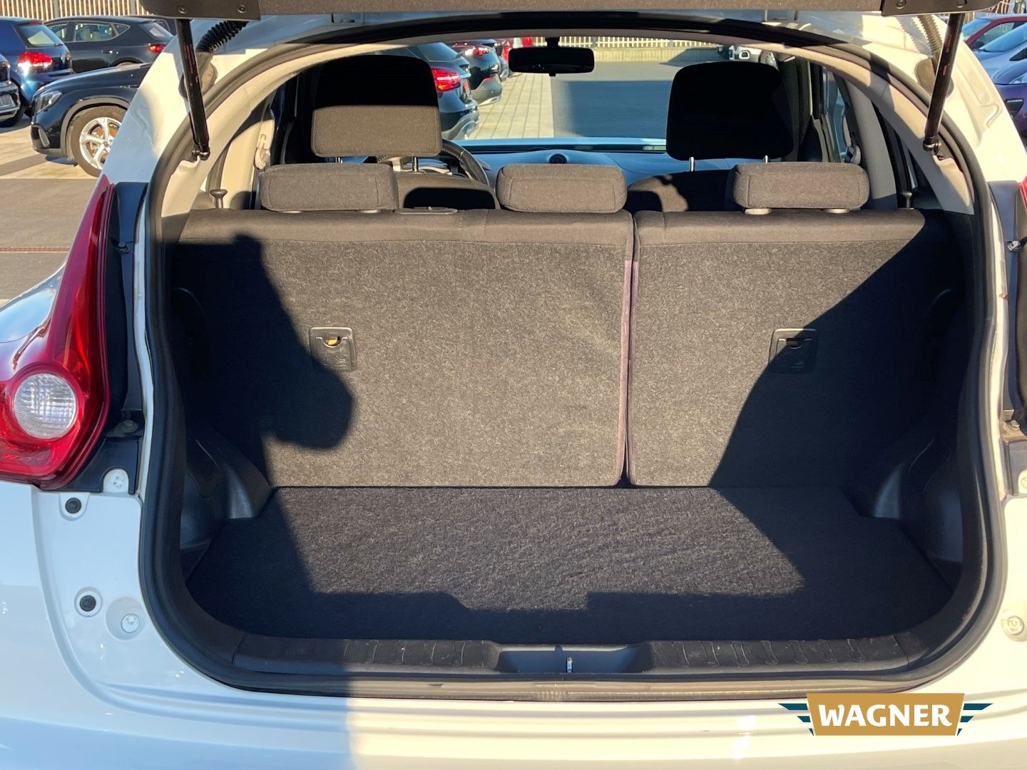 Fahrzeugabbildung Nissan Juke Acenta Rückfahrkamera leichter Frontschaden