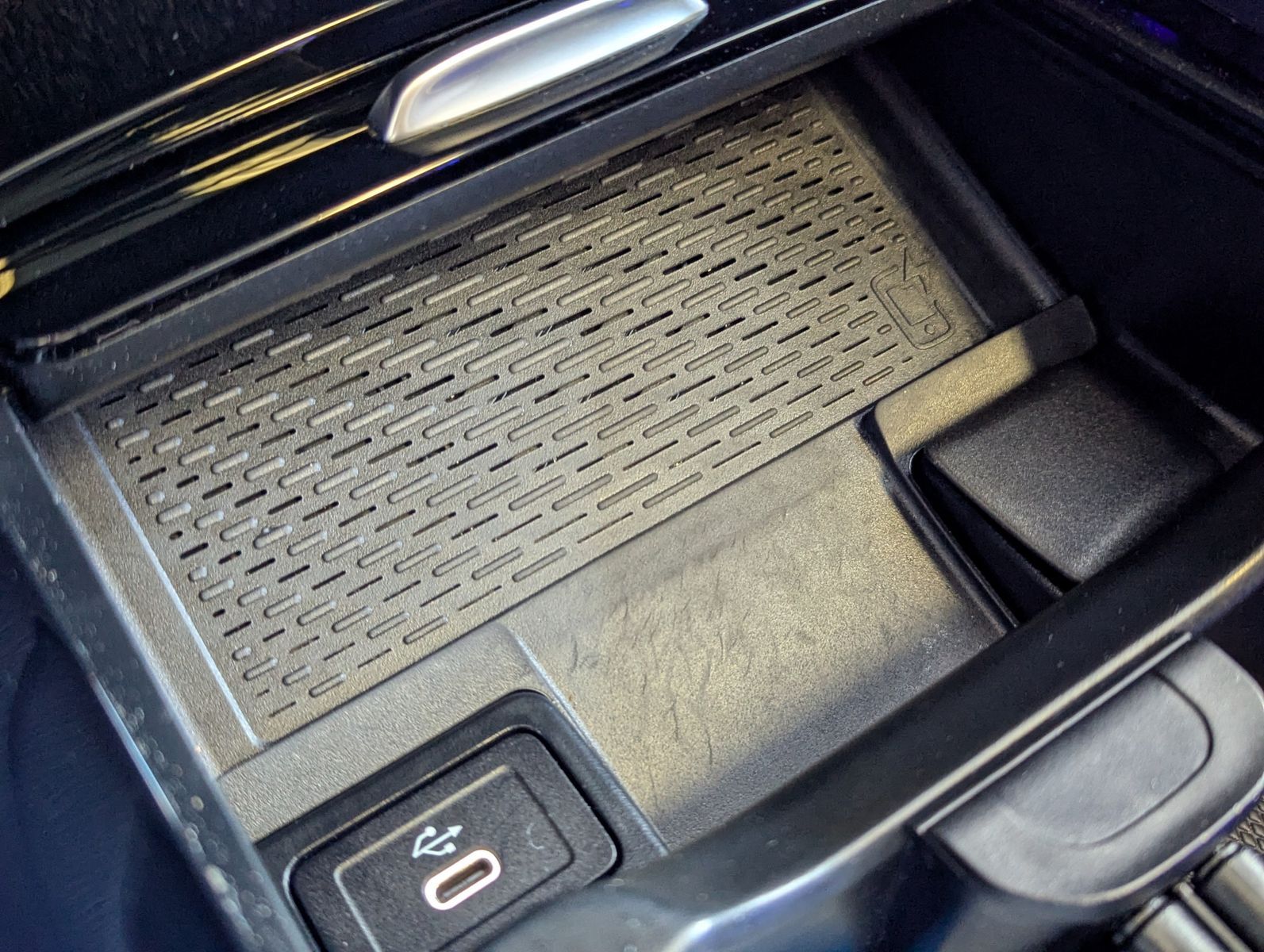 MERCEDES-BENZ GLA 200 AMG Multib. Distronic MBUX Pano AHK 360° - Image 25