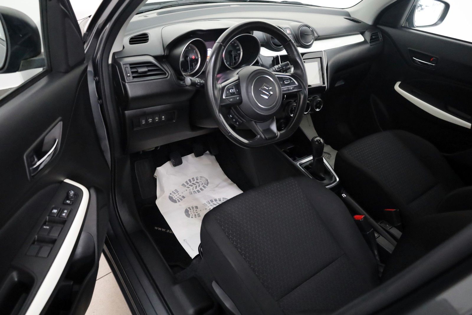 Fahrzeugabbildung Suzuki Swift Comfort, Navi, Kamera, 8 fach Aluräder