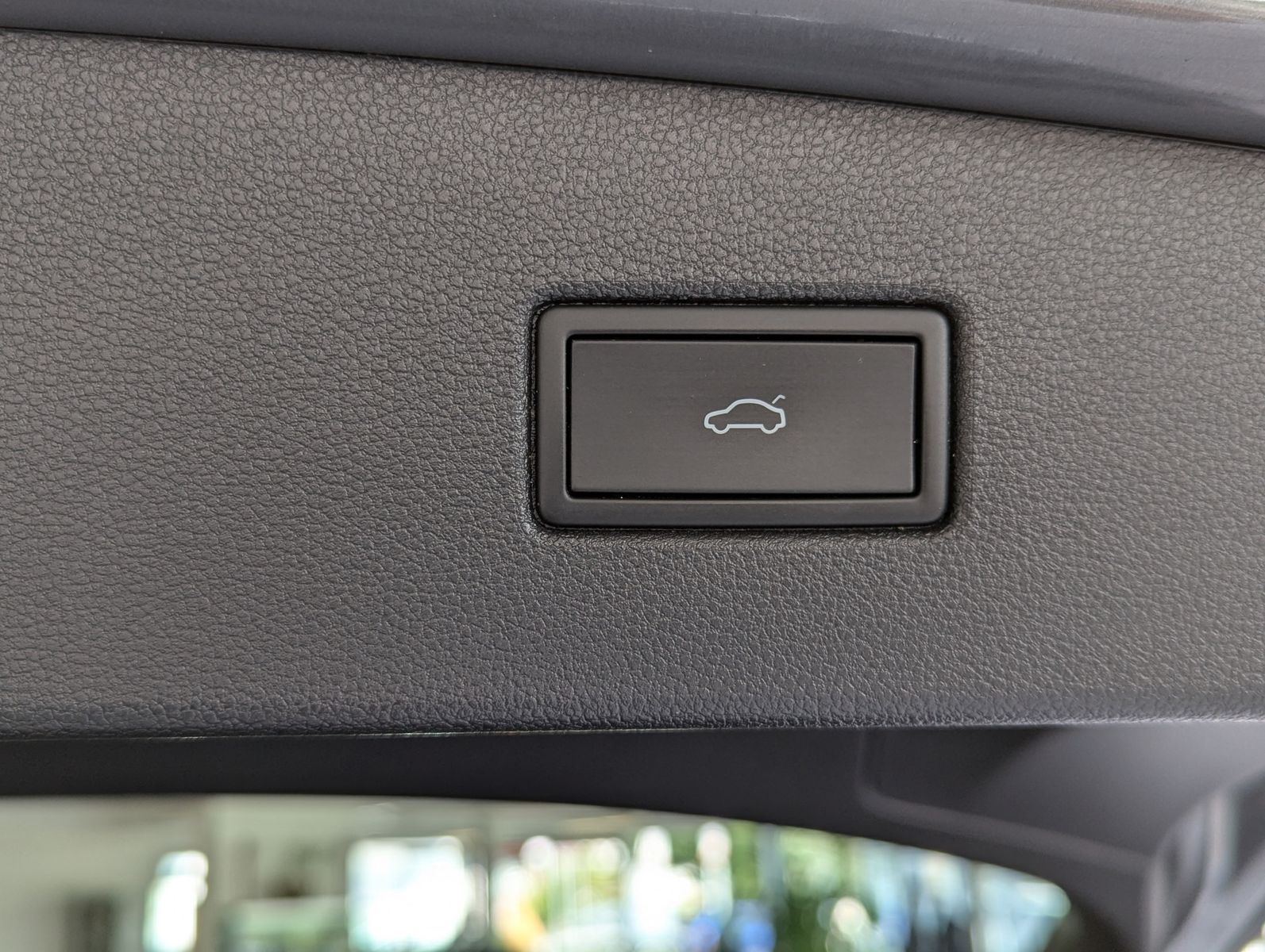 VW Tiguan 2.0 TDI DSG Elegance HUD Assist-Plus StHz - Image 18