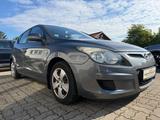 Hyundai i30 blue 1.4 Comfort - Hyundai i30 Comfort mit Benzin-Antrieb
