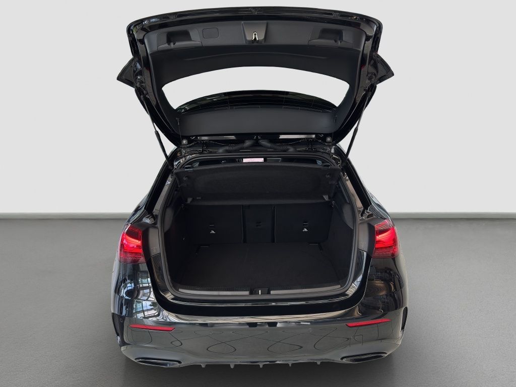 Fahrzeugabbildung Mercedes-Benz A 200 AMG Line AMG*Night*Navi*PDC*ParkAss*RFK