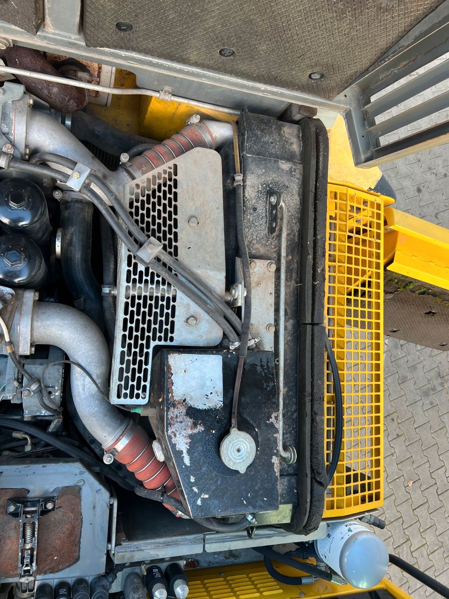 Fahrzeugabbildung Liebherr A 900 C ZW Litronic / 19.393 h / 2011