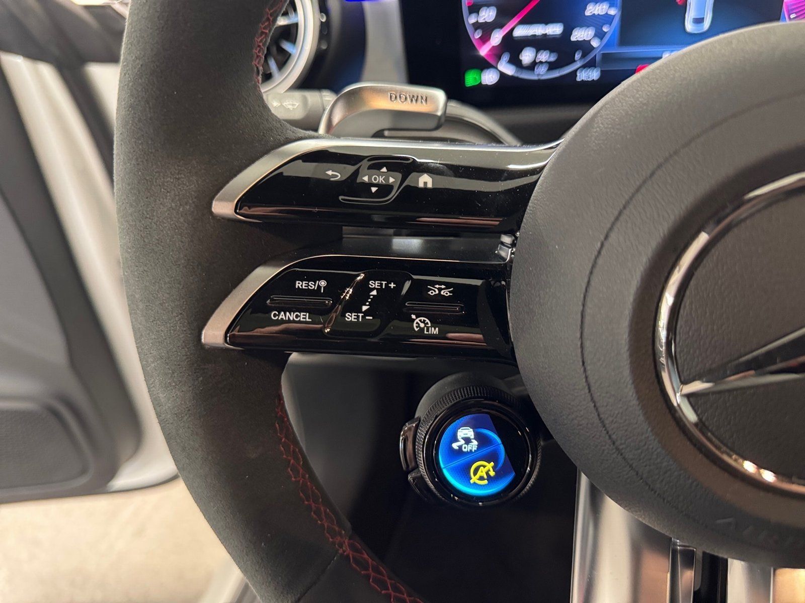 Fahrzeugabbildung Mercedes-Benz CLA 35 4M AMG*Pano*Aero*Distr*Mbeam*19"*360*Nght