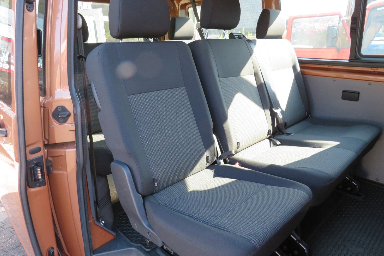 Fahrzeugabbildung Volkswagen T6.1 Kombi TDI 9SITZE GRA PDC APP-CONNECT SITZH.