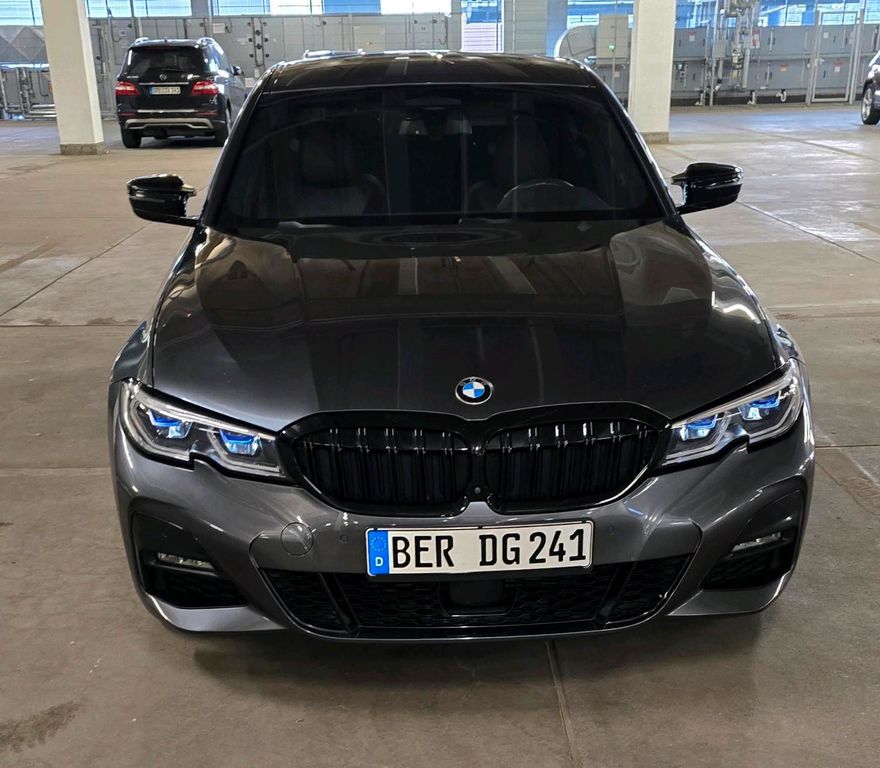 Image of BMW 330