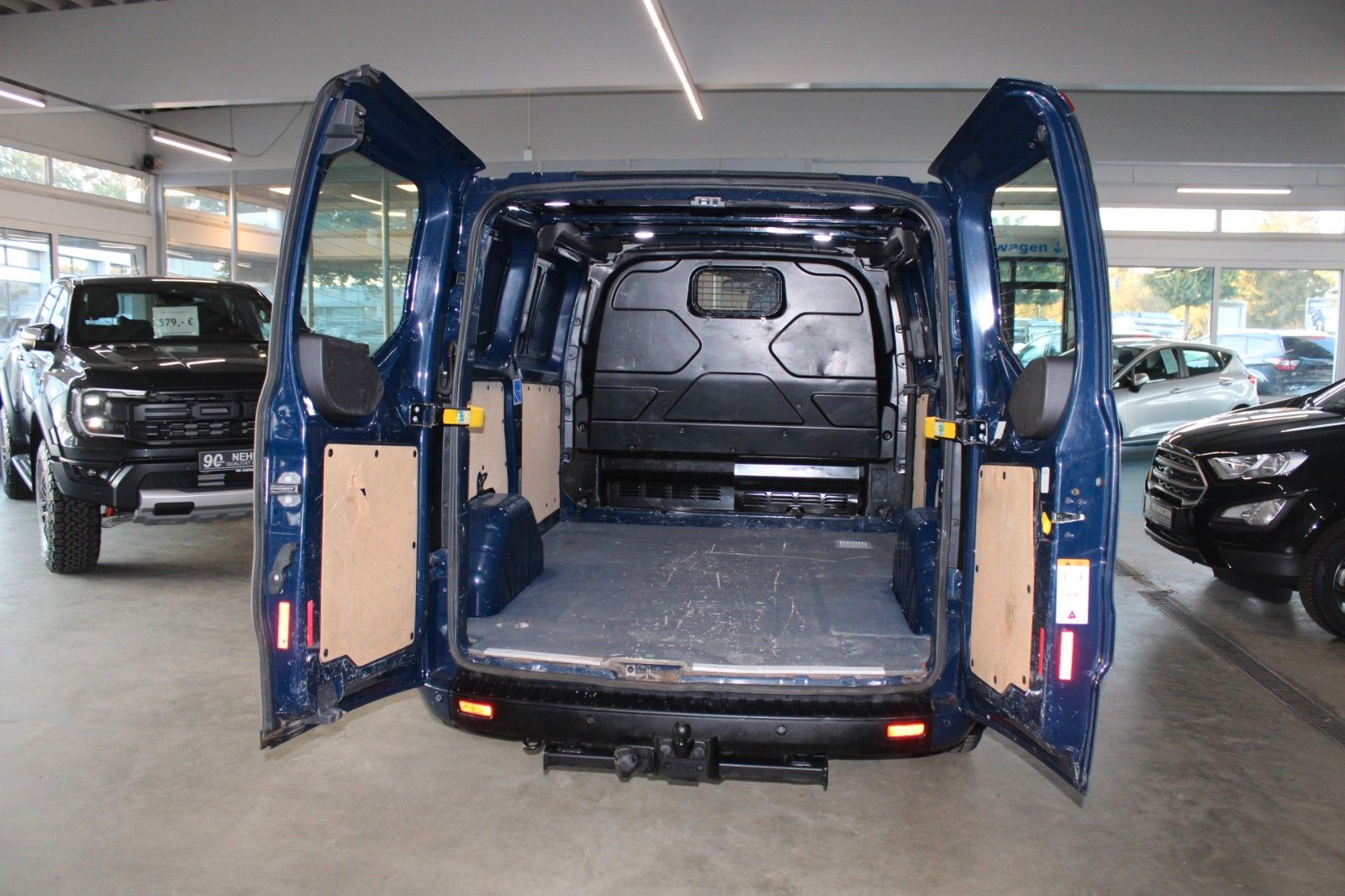 Fahrzeugabbildung Ford Transit Custom TREND L1 KLIMA AHK PDC uvm.