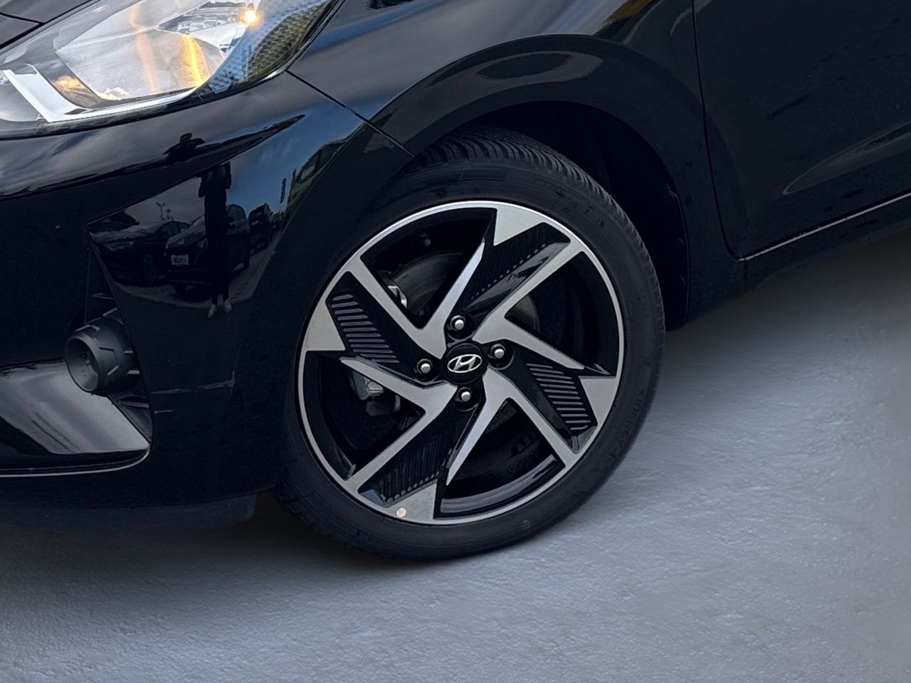 Fahrzeugabbildung Hyundai i10 TREND NAVI*KLIMAAT*TEMPOM*DAB*SHZ*LHZ*DAB*
