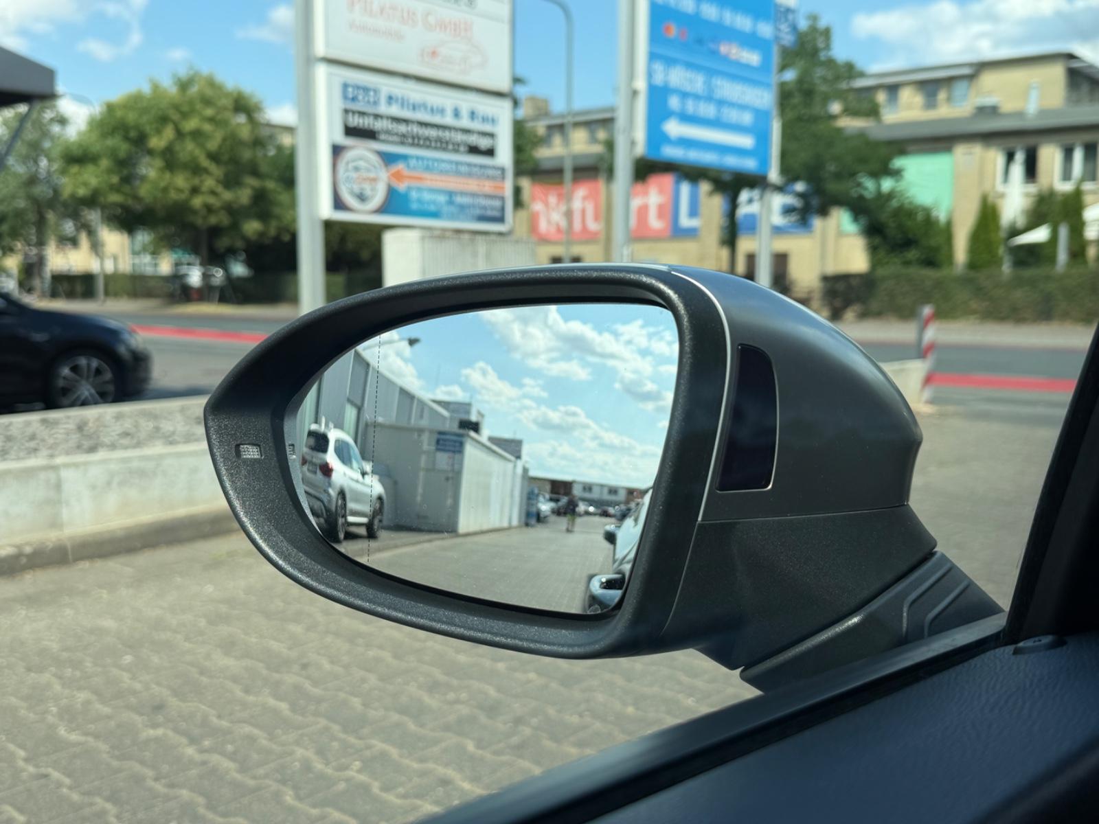 Volkswagen Golf 8 R Lim. 4M Garantie08/27*IQ-Light/IQ-Dr, миниатюра 20