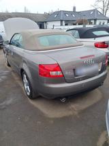 Audi Liebhaberfahrzeug Audi A4 Cabrio 3.0 V6 - Audi A4 aus 2004: Cabrio