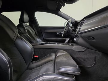 Volvo V90 - 2