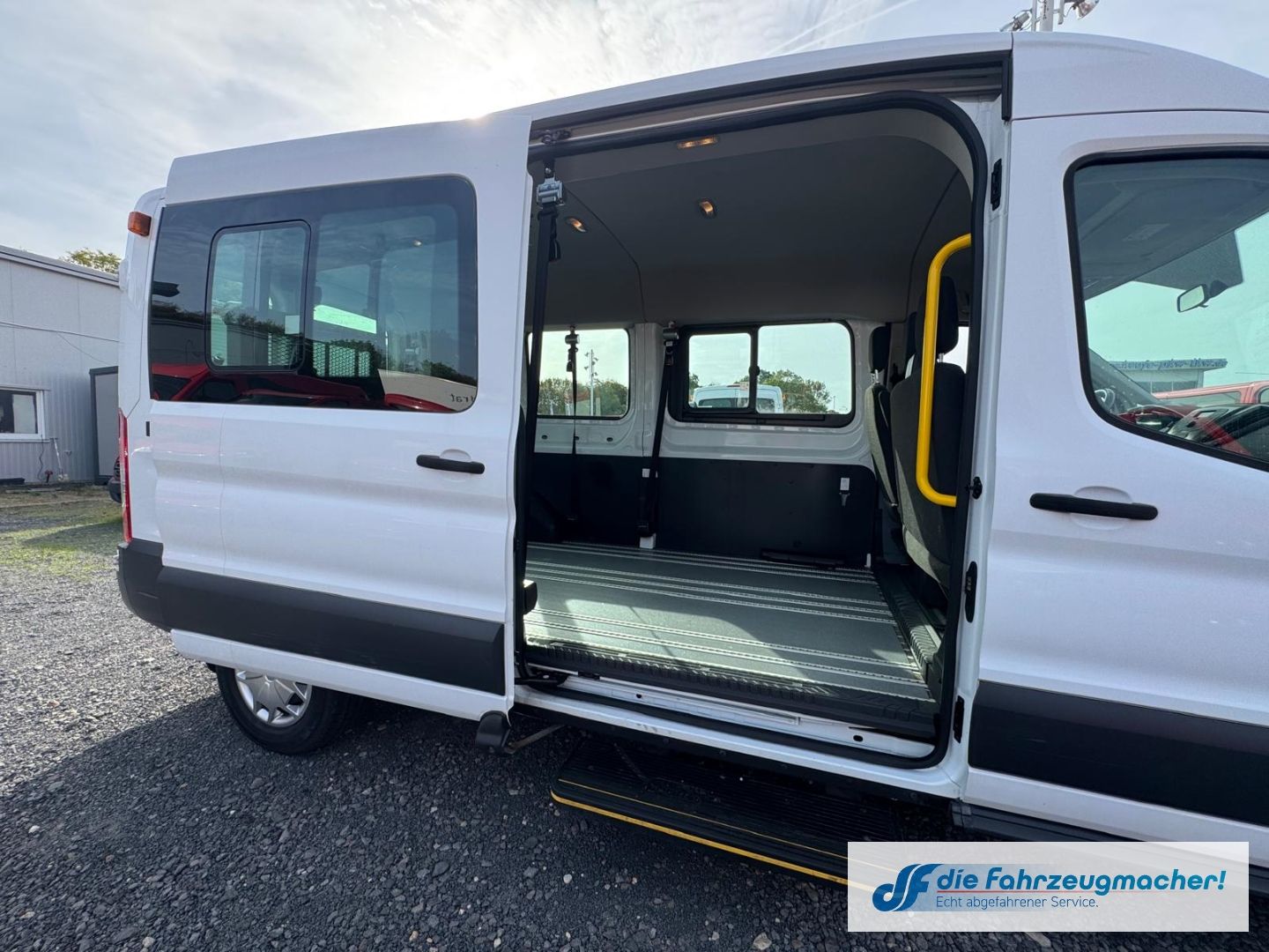 Fahrzeugabbildung Ford Transit Kombi 350 L3 Trend Temp *1750