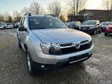 Dacia Duster Laureate 4x2 1.6 - silberne Dacia Duster