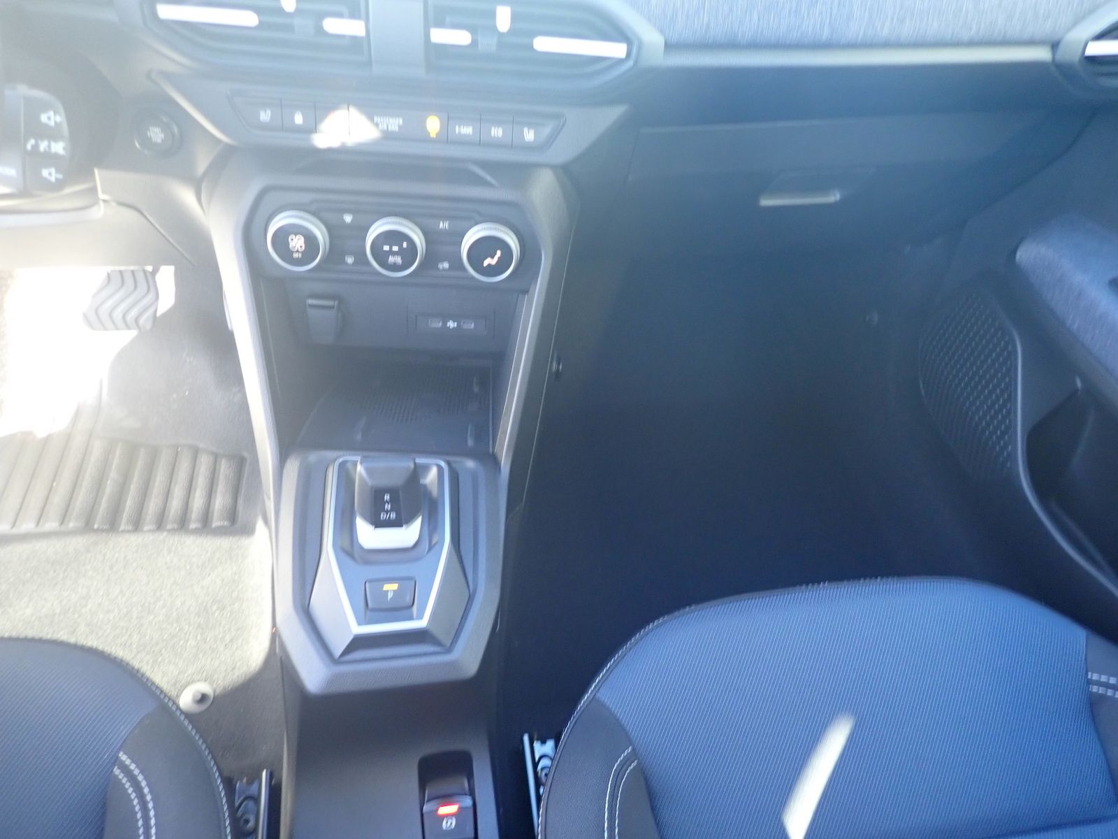 Fahrzeugabbildung Dacia Jogger Journey hybrid 155