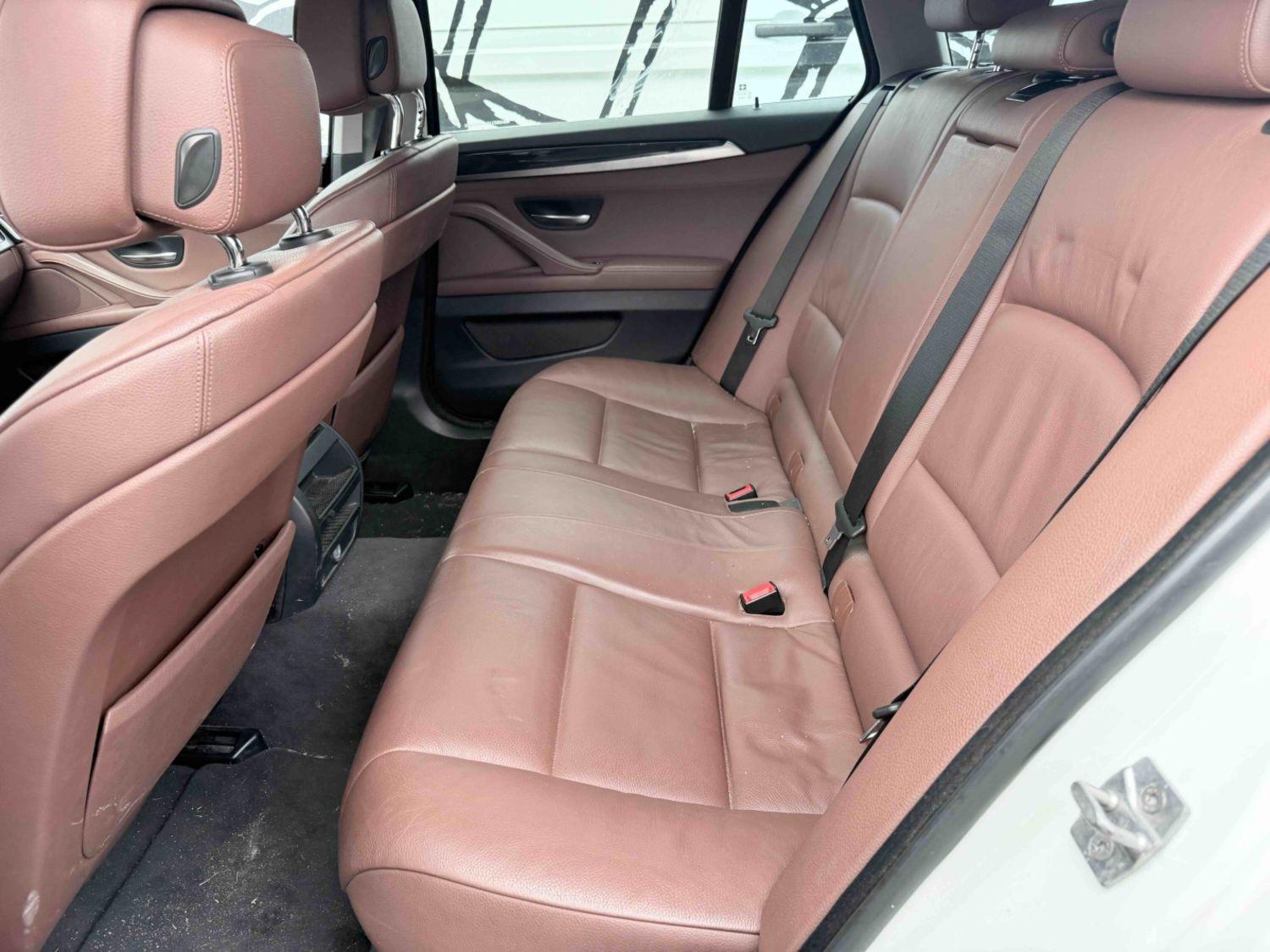BMW 520 2011 — photo 10