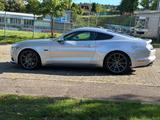 Ford Mustang 5.0 Ti-VCT V8 GT auto GT - silberne Ford Mustang