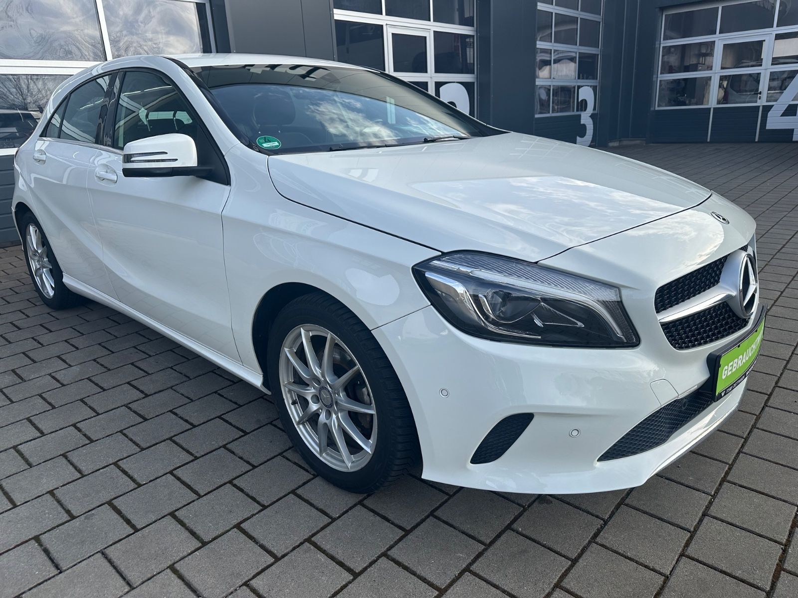 MERCEDES-BENZ A 200 BlueEfficiency