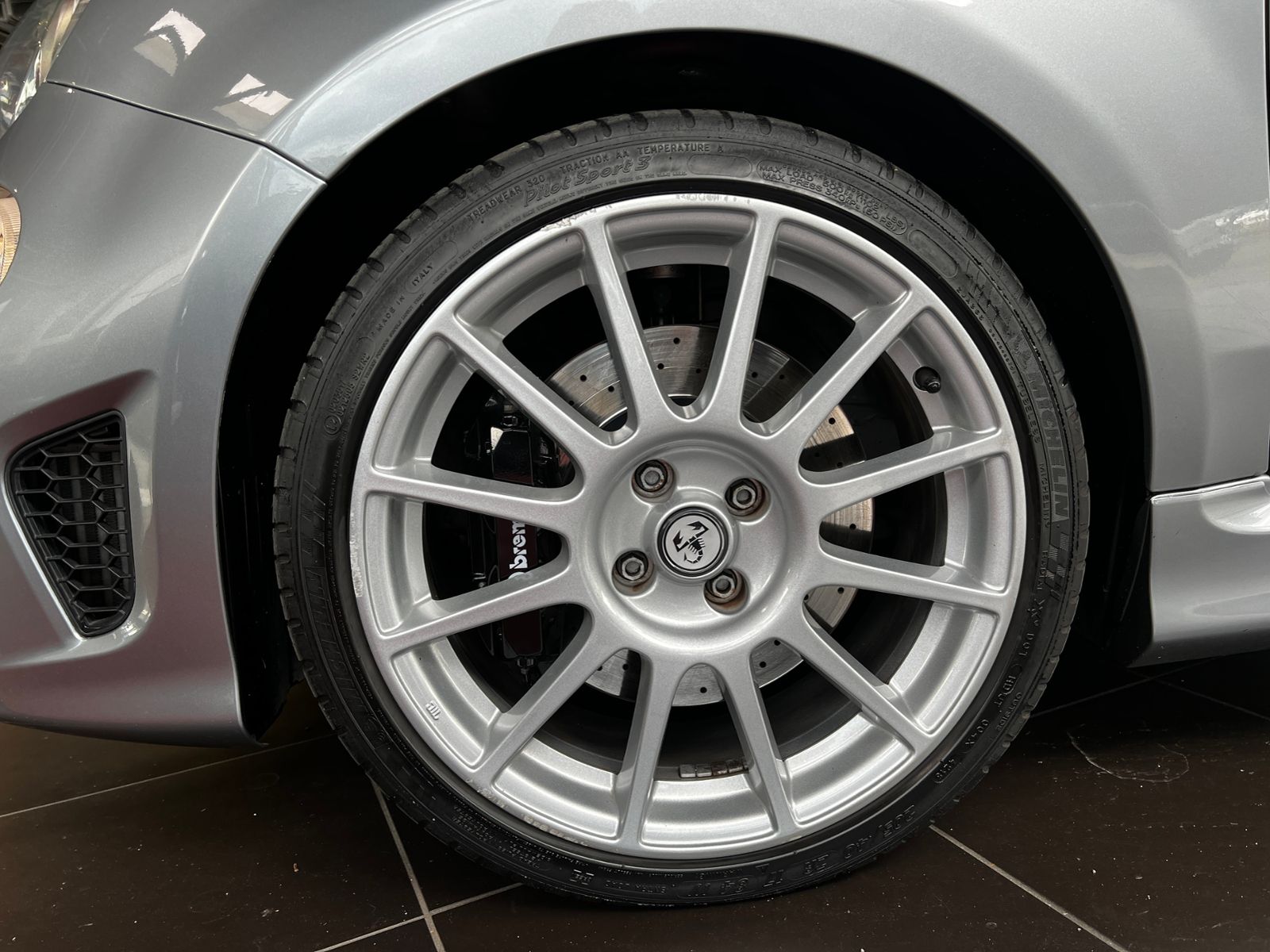 Fahrzeugabbildung Abarth 695 C Rivale 1.4 T-Jet NAVI