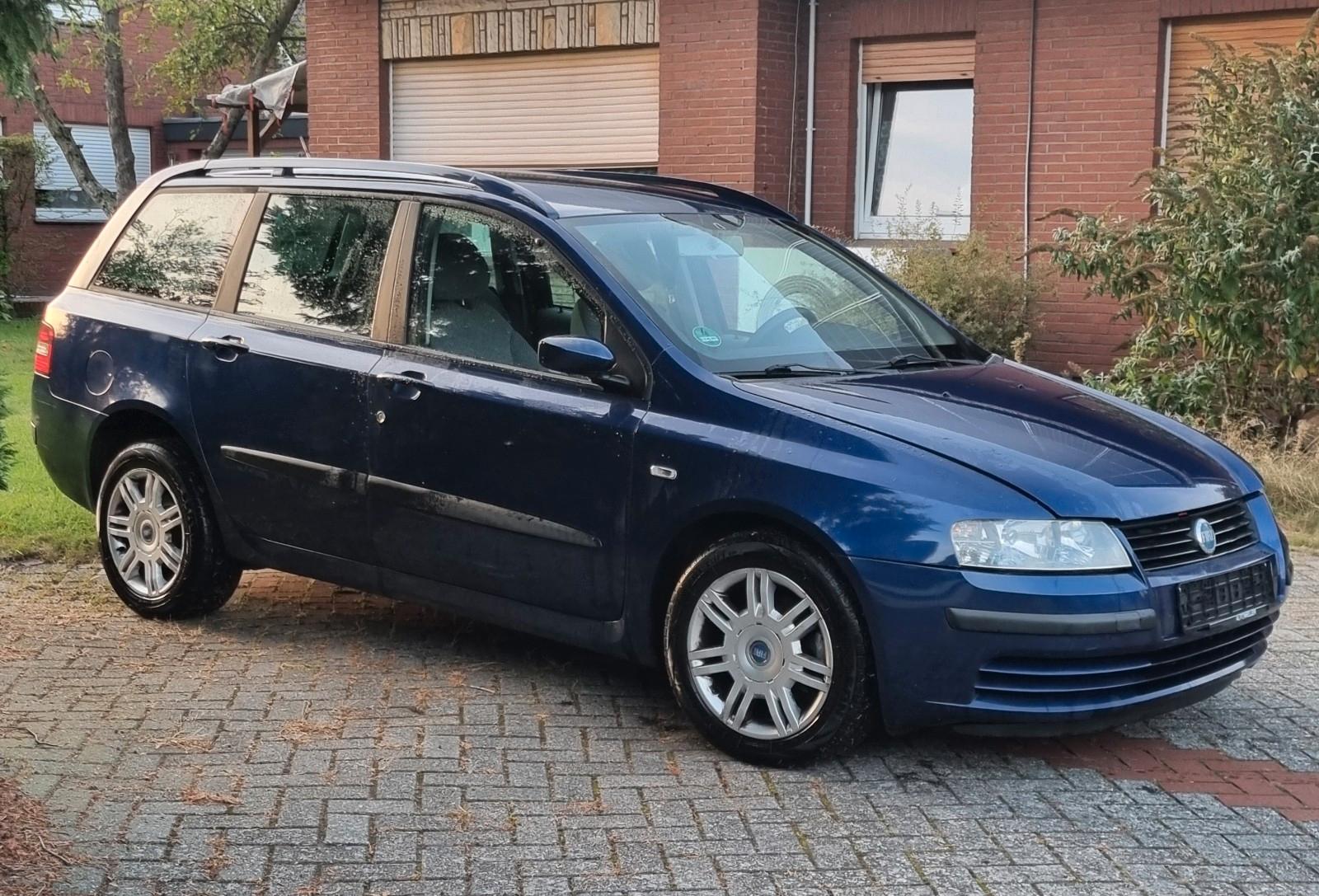 Fiat Stilo 2004 — rear view