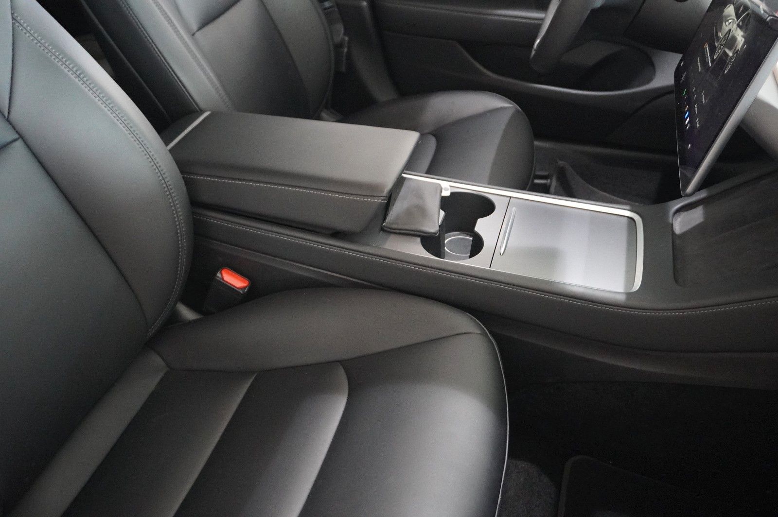 Fahrzeugabbildung Tesla Model 3 LONGRANGE DUAL-MOTOR NAVI/KAMERA/DAB/AMD