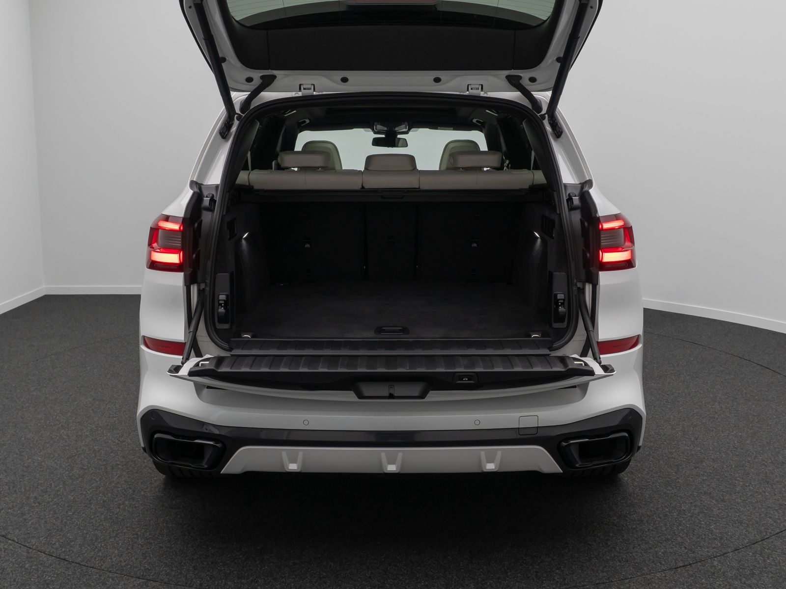 Fahrzeugabbildung BMW X5 xD30d M Sport Laser 360° HUD DAB Panorama 22"